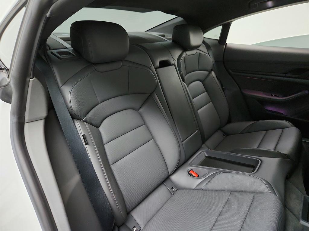 2021 Porsche Taycan 4S photo