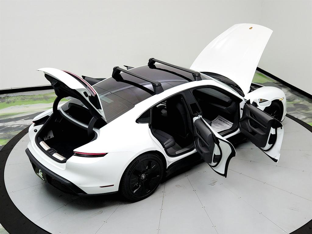 2021 Porsche Taycan 4S photo