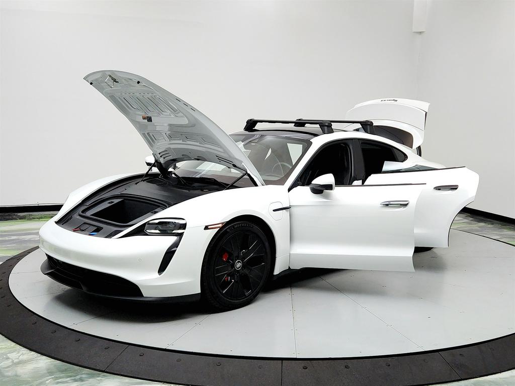 2021 Porsche Taycan 4S photo