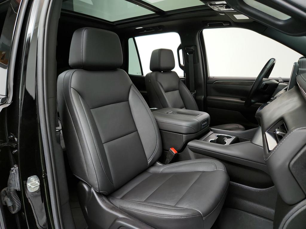 2023 Chevrolet Tahoe Z71 photo