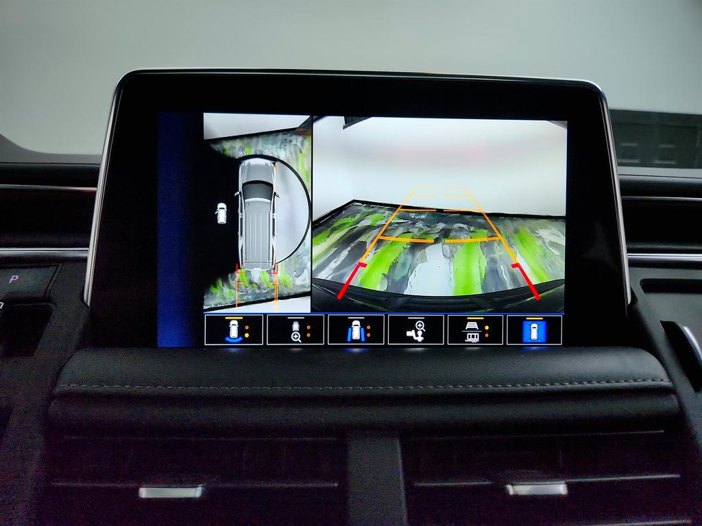 2023 Chevrolet Tahoe Z71 photo