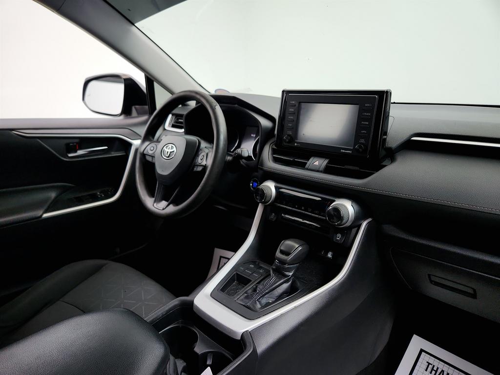 2021 Toyota RAV4 XLE photo