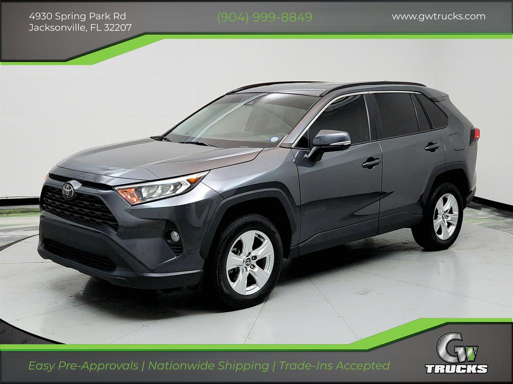 2021 Toyota RAV4 XLE photo