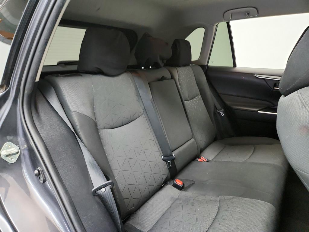2021 Toyota RAV4 XLE photo