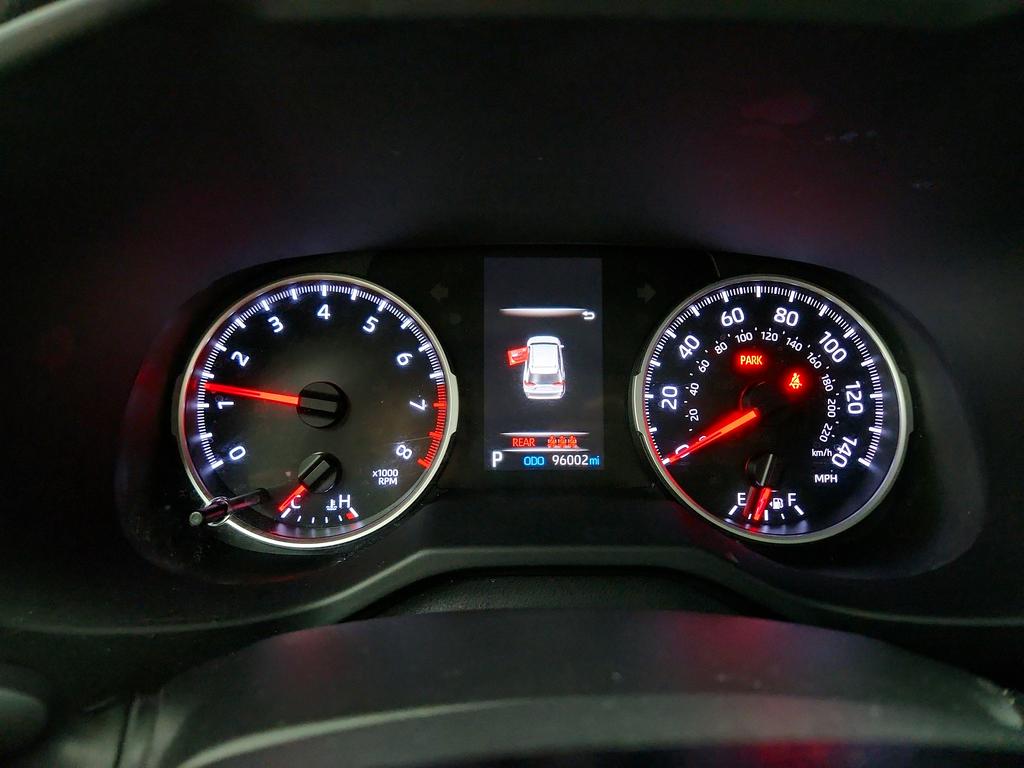 2021 Toyota RAV4 XLE photo