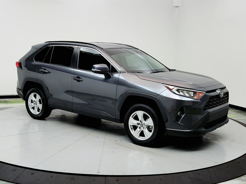 2021 Toyota RAV4 XLE photo