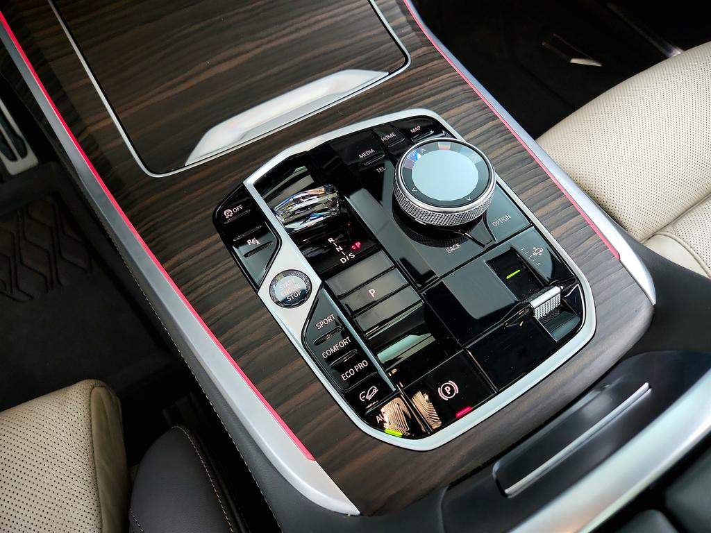 2024 BMW X7 Xdrive40i photo