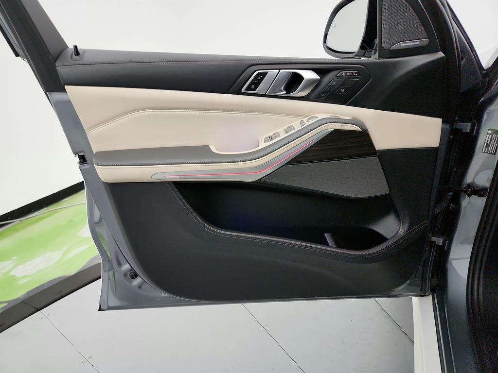 2024 BMW X7 Xdrive40i photo