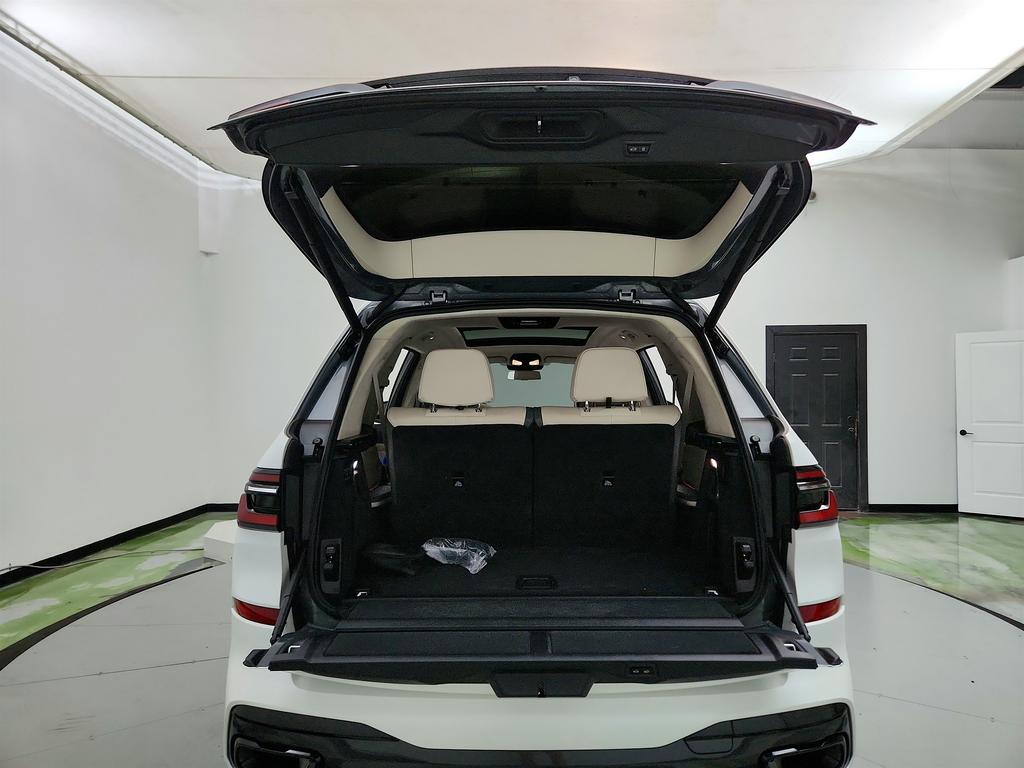2024 BMW X7 Xdrive40i photo