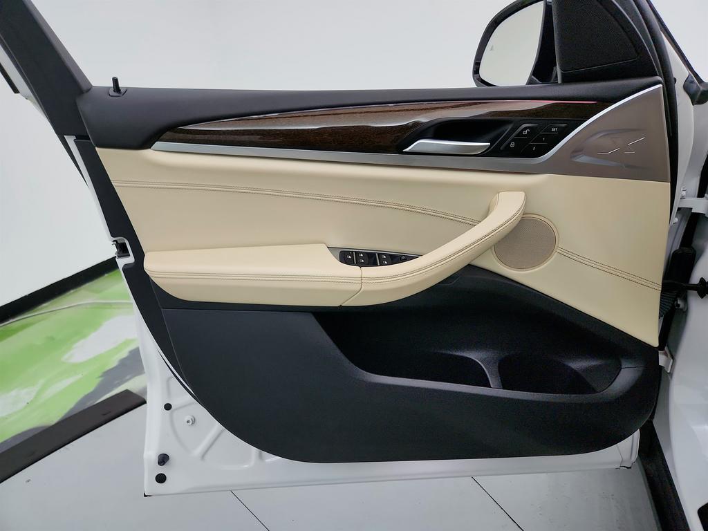 2019 BMW X3 Xdrive30i photo
