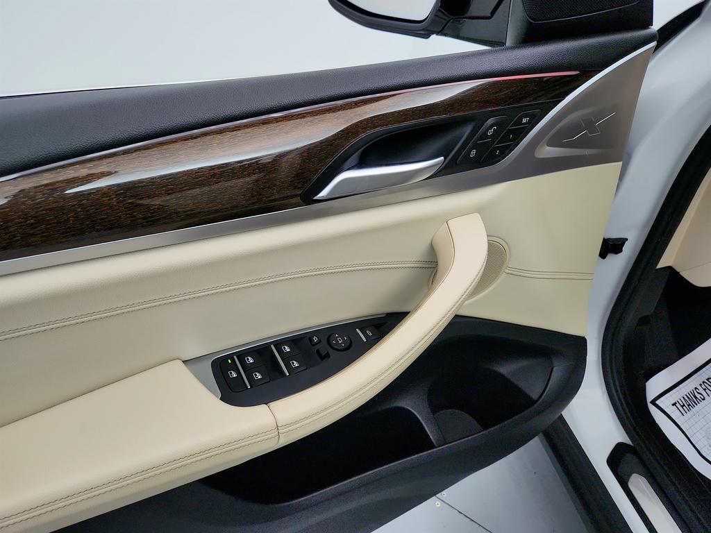 2019 BMW X3 Xdrive30i photo