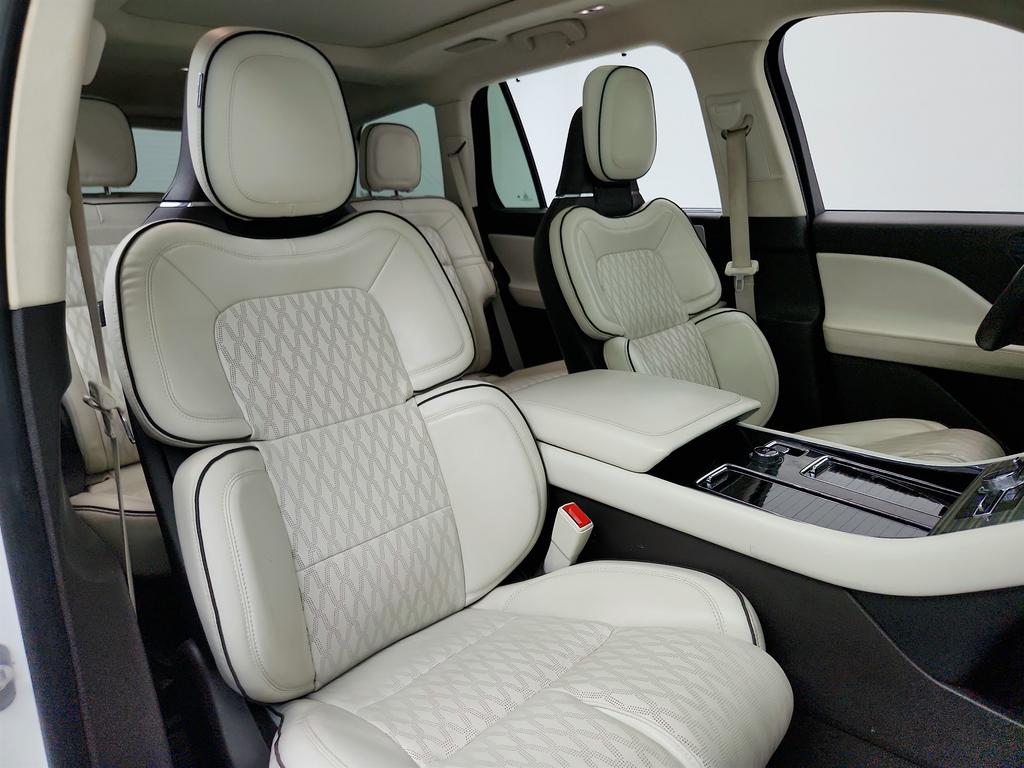 2020 Lincoln Aviator Black Label photo