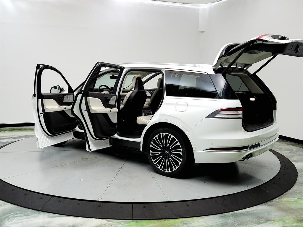 2020 Lincoln Aviator Black Label photo