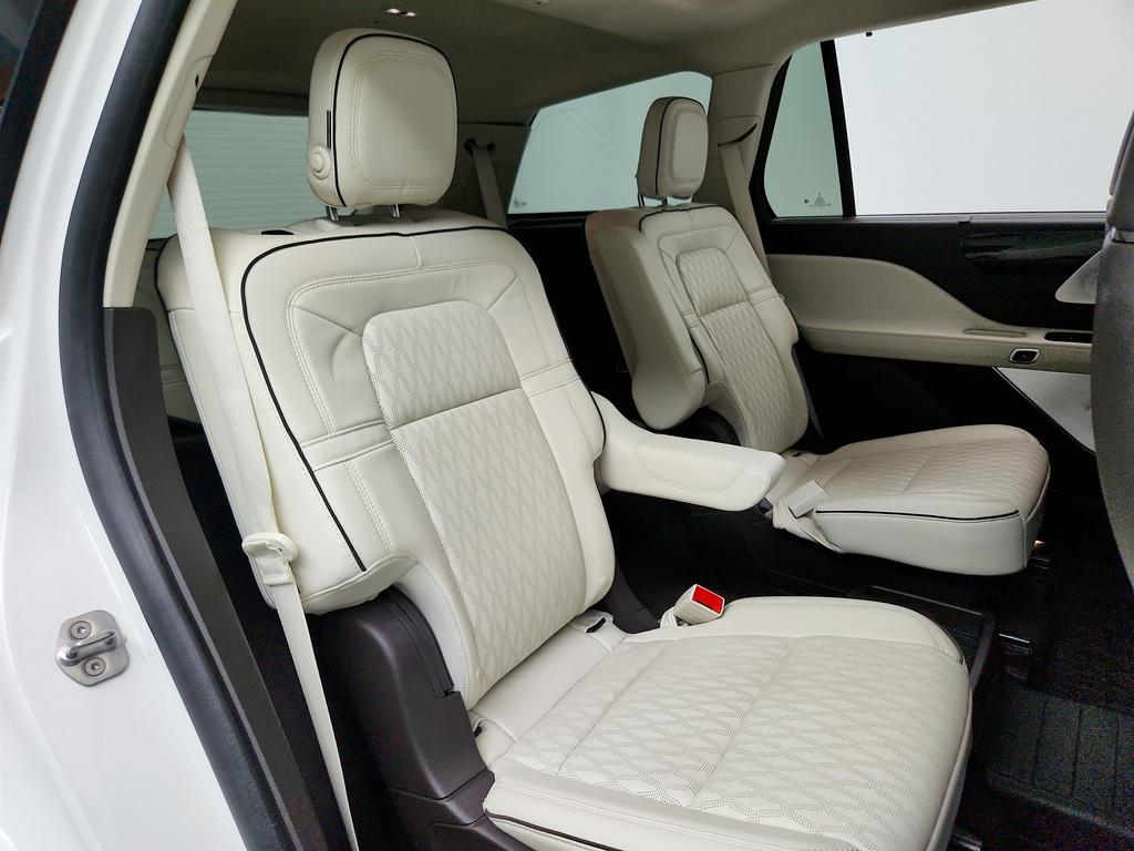 2020 Lincoln Aviator Black Label photo
