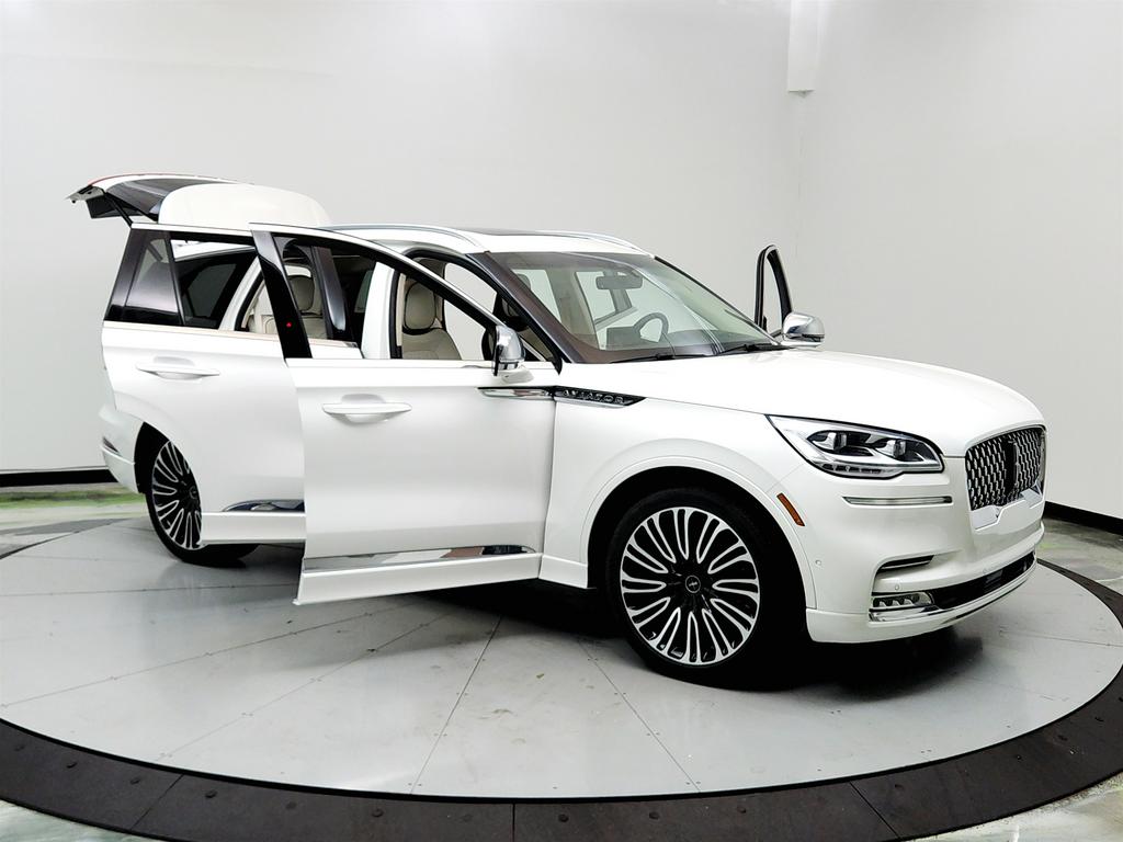 2020 Lincoln Aviator Black Label photo