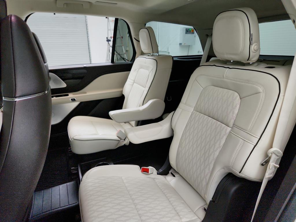 2020 Lincoln Aviator Black Label photo