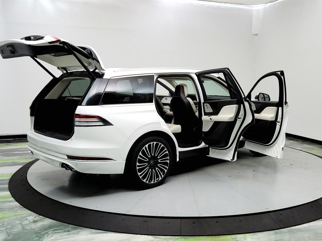 2020 Lincoln Aviator Black Label photo