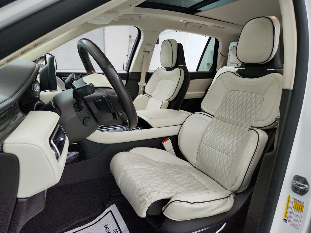 2020 Lincoln Aviator Black Label photo