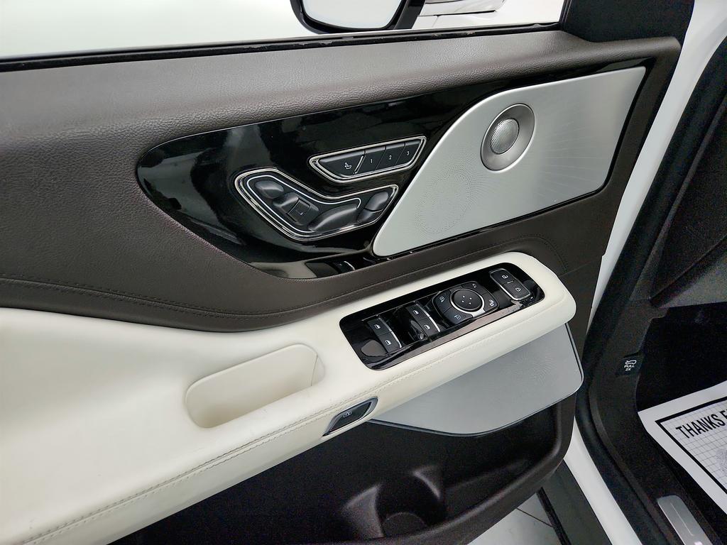 2020 Lincoln Aviator Black Label photo
