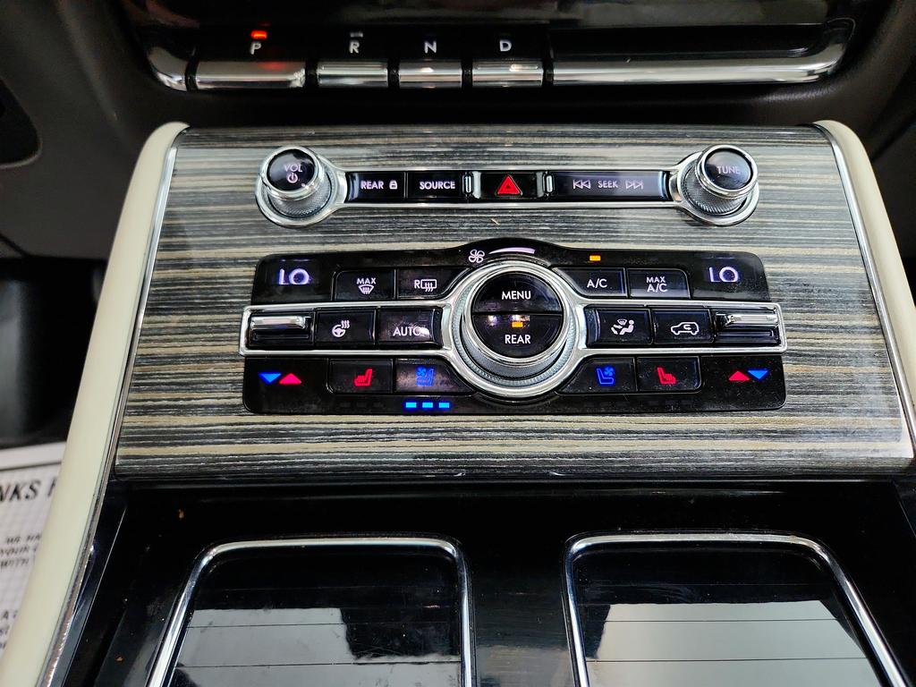 2020 Lincoln Aviator Black Label photo