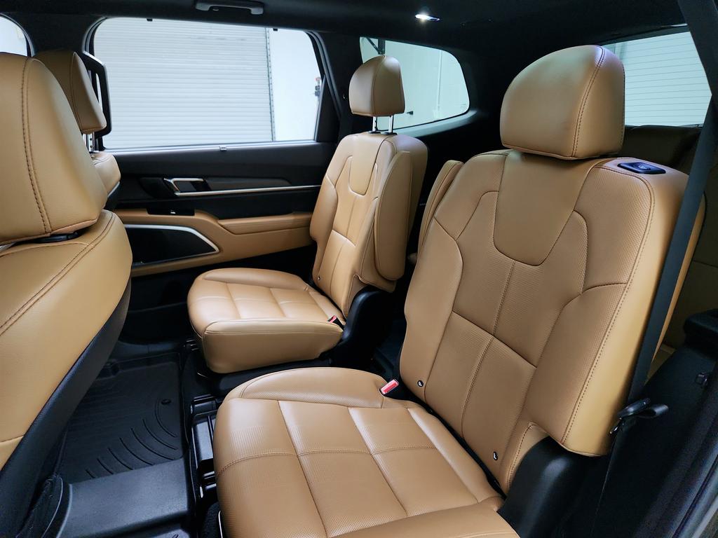 2022 Kia Telluride SX photo