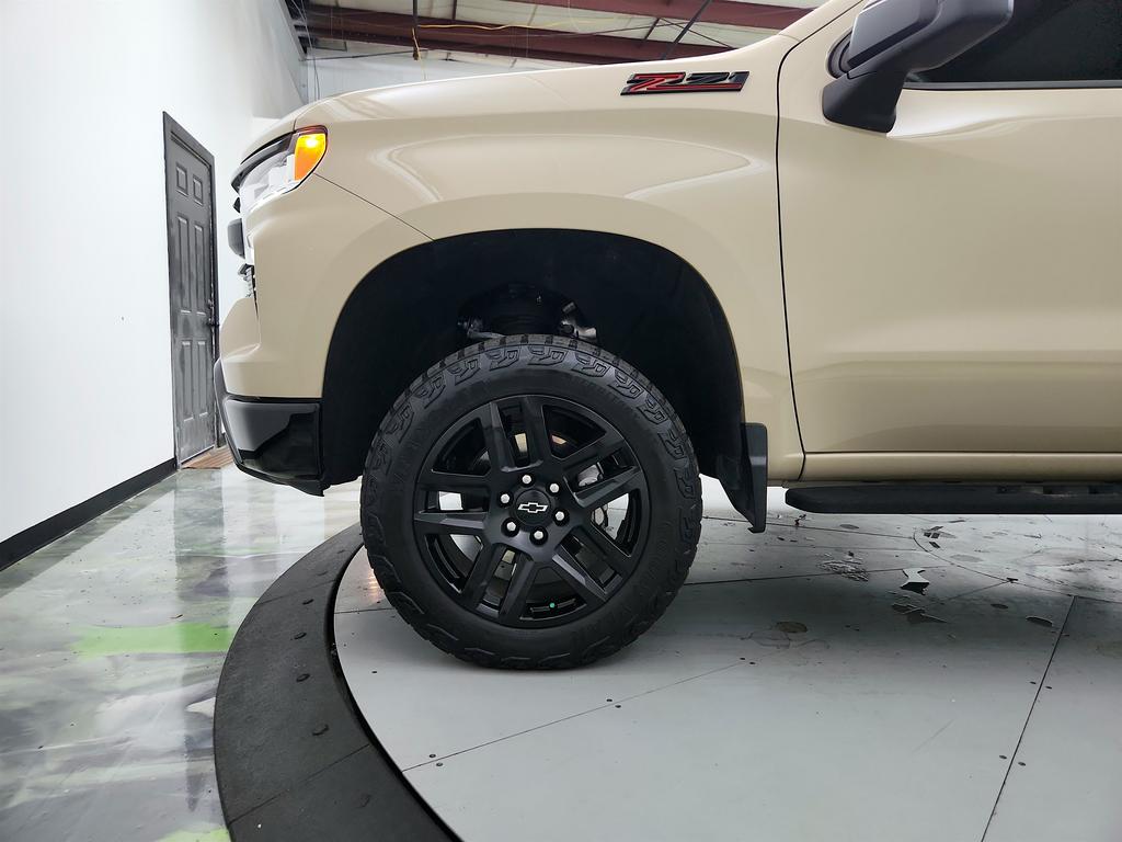 2023 Chevrolet Silverado 1500 LT TB photo