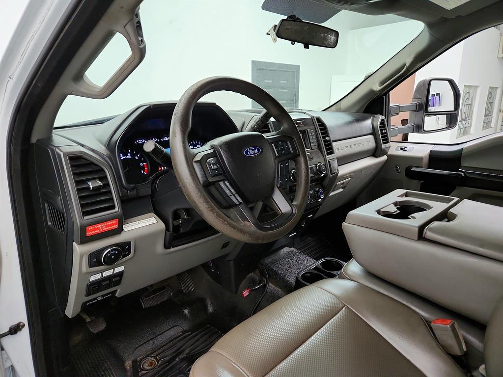 2018 Ford F-350 - $14,995