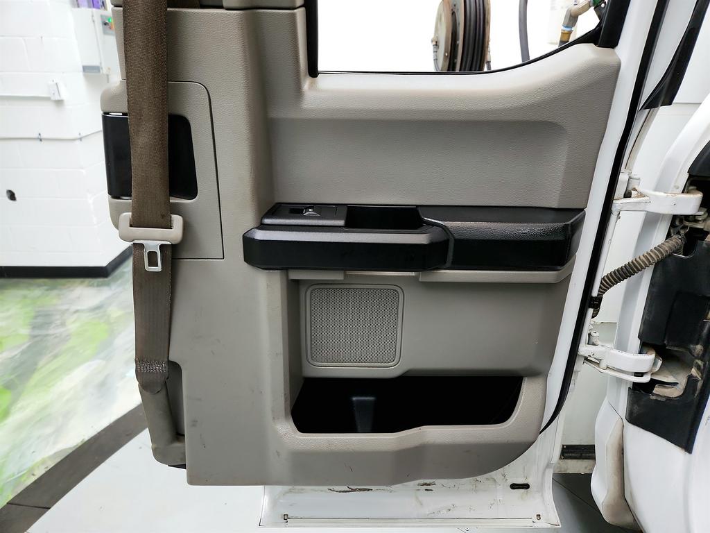 2018 Ford F-350 - $14,995