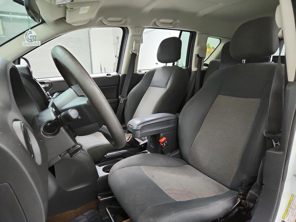 2014 Jeep Compass - $2,850
