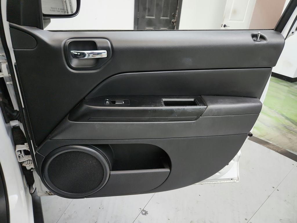 2014 Jeep Compass - $2,850