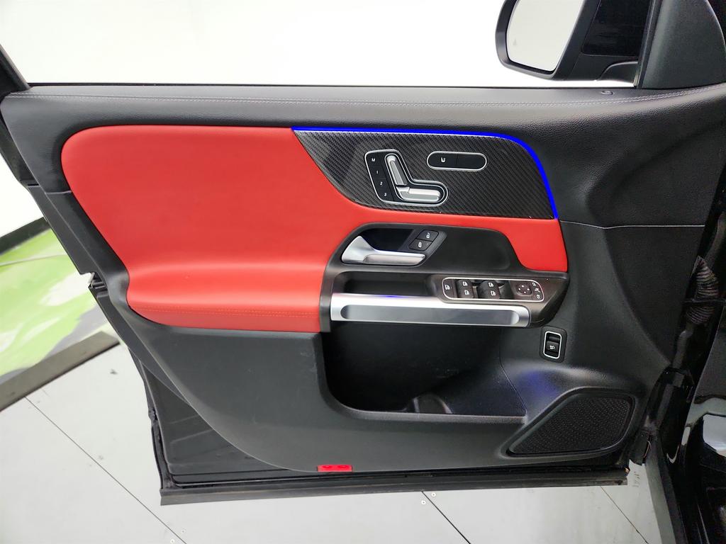 2021 Mercedes-Benz GLB - $19,195