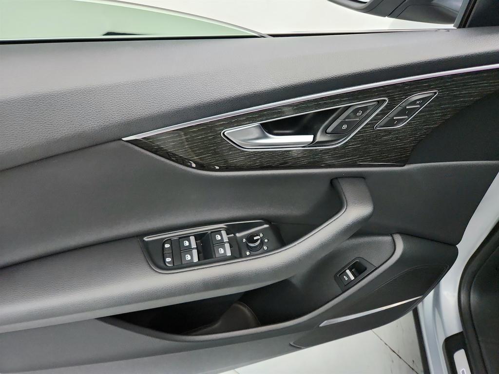 2019 Audi Q8 - $20,250