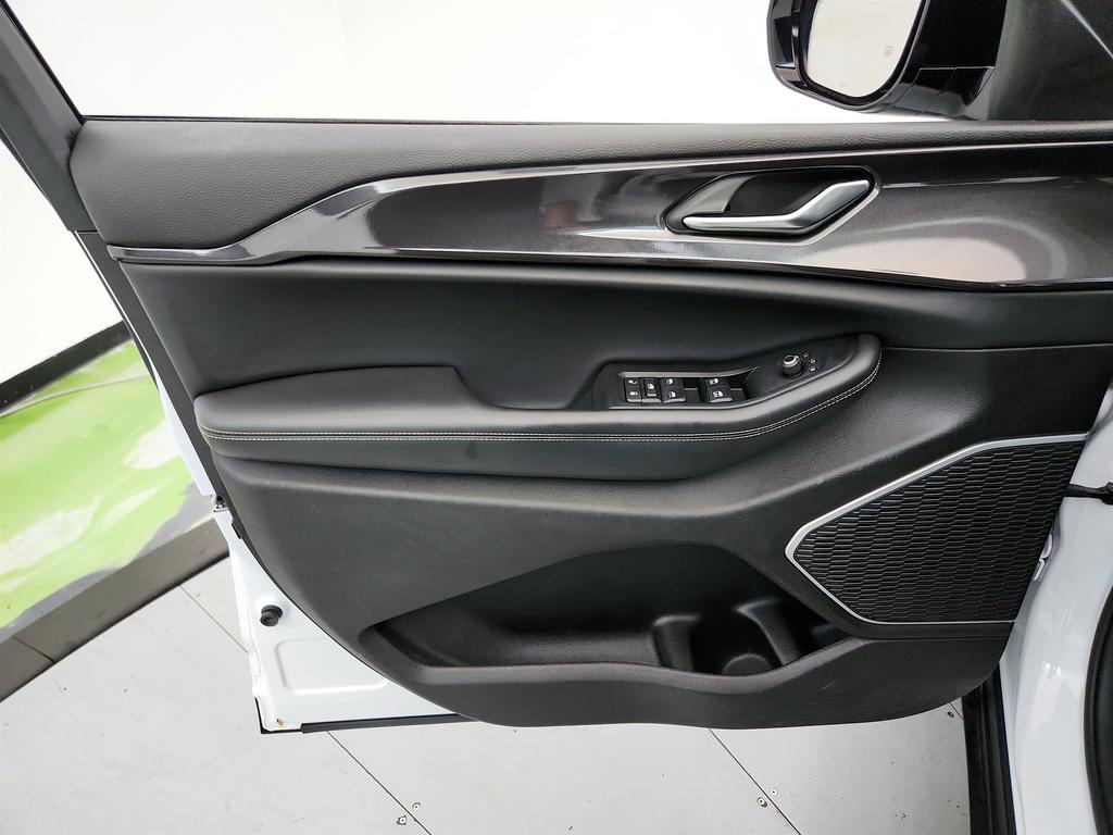 2021 Jeep Cherokee - $19,895