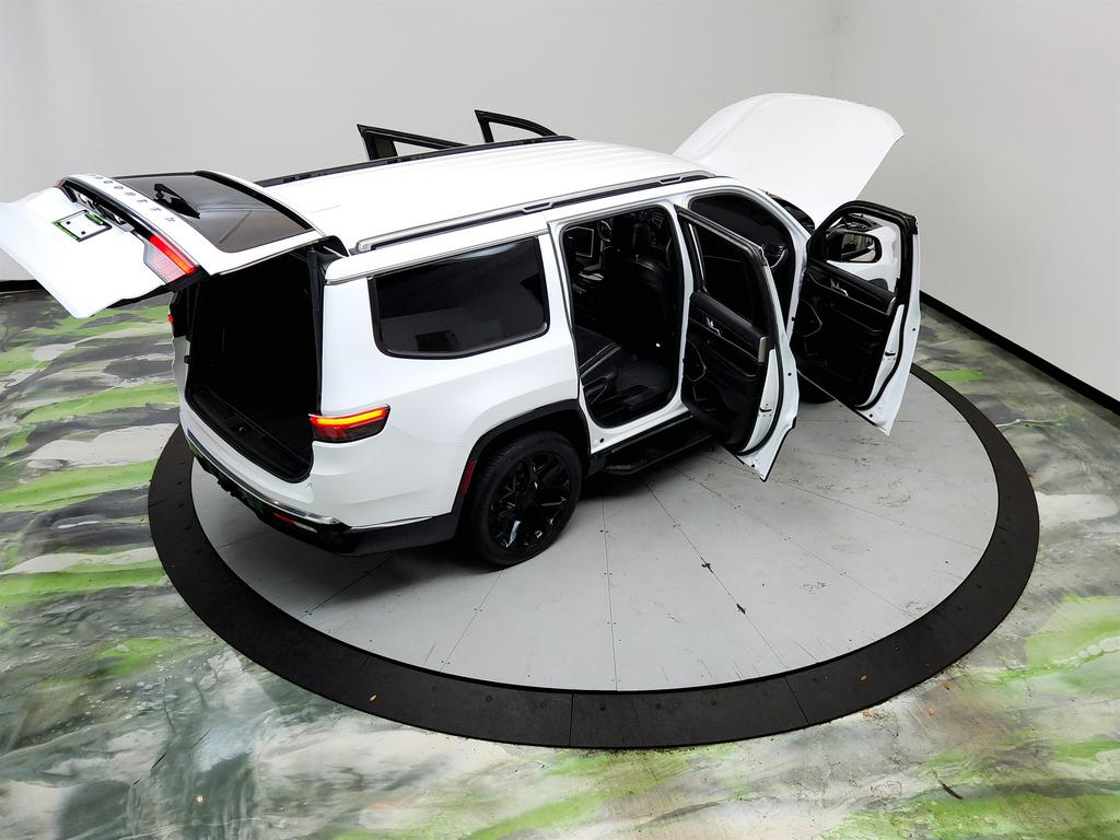2023 Jeep Wagoneer - $34,995