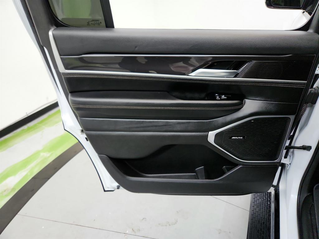 2023 Jeep Wagoneer - $34,995