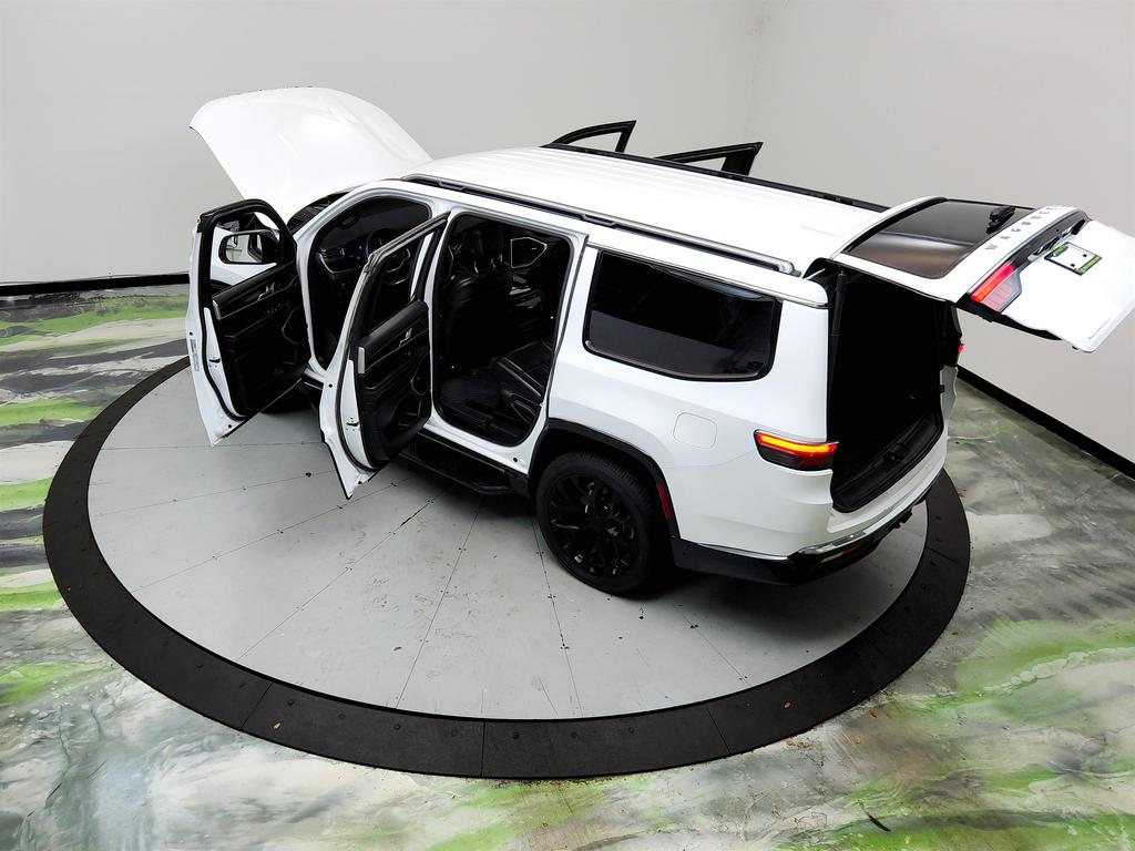 2023 Jeep Wagoneer - $34,995