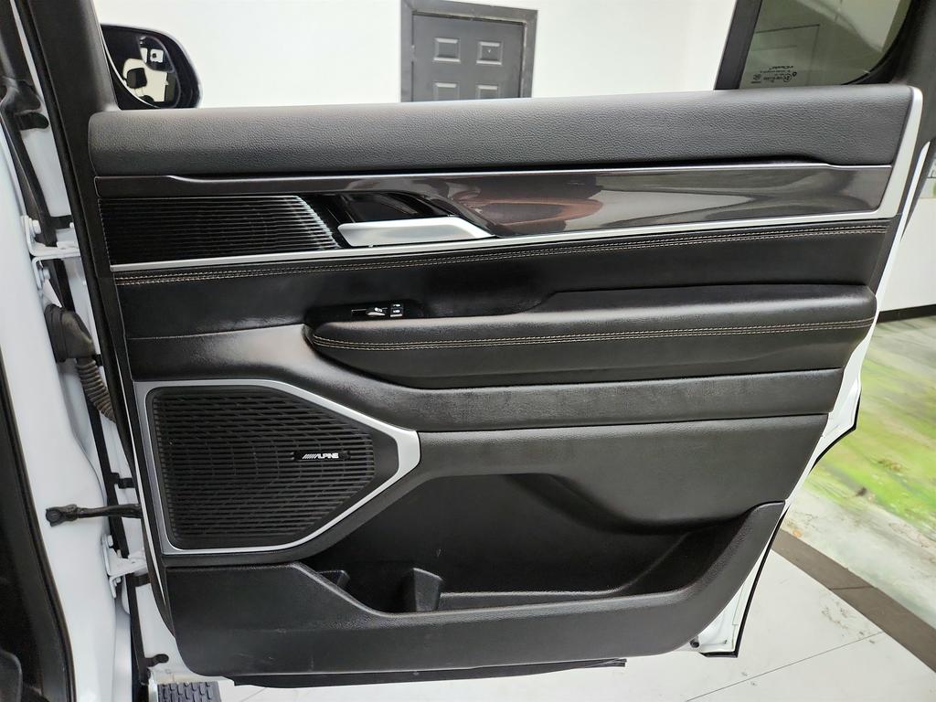 2023 Jeep Wagoneer - $34,995