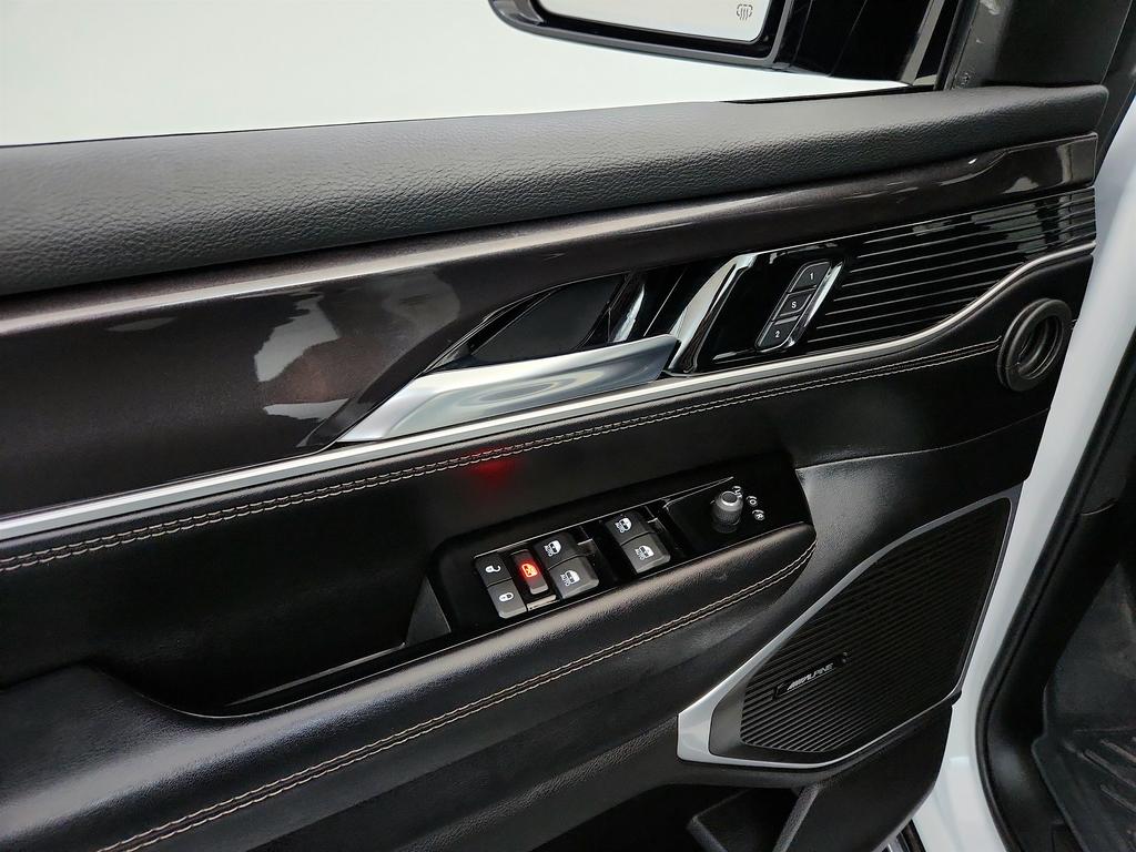2023 Jeep Wagoneer - $34,995