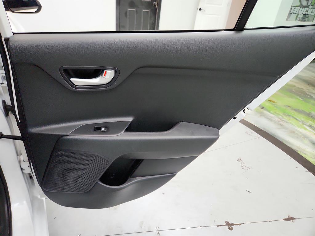 2023 Kia Rio - $10,750