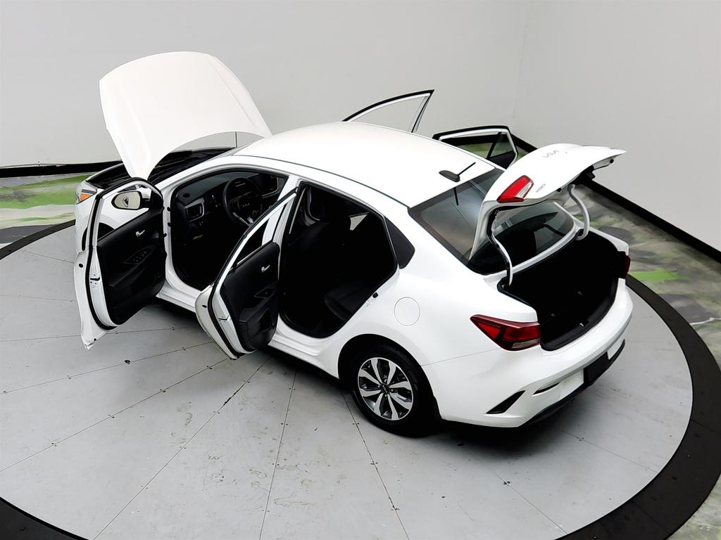 2023 Kia Rio - $10,750