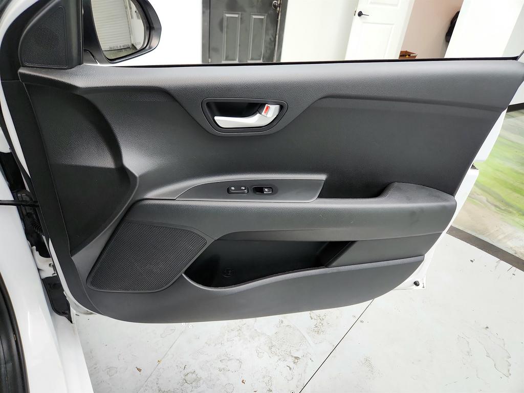 2023 Kia Rio - $10,750