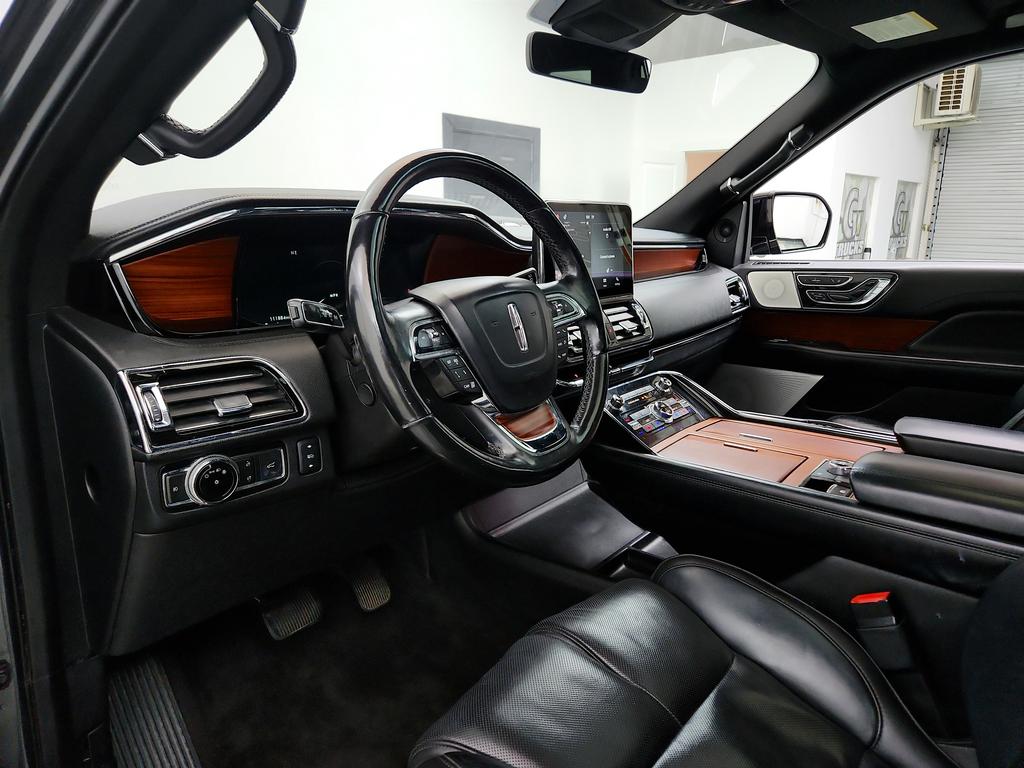 2018 Lincoln Navigator - $22,450