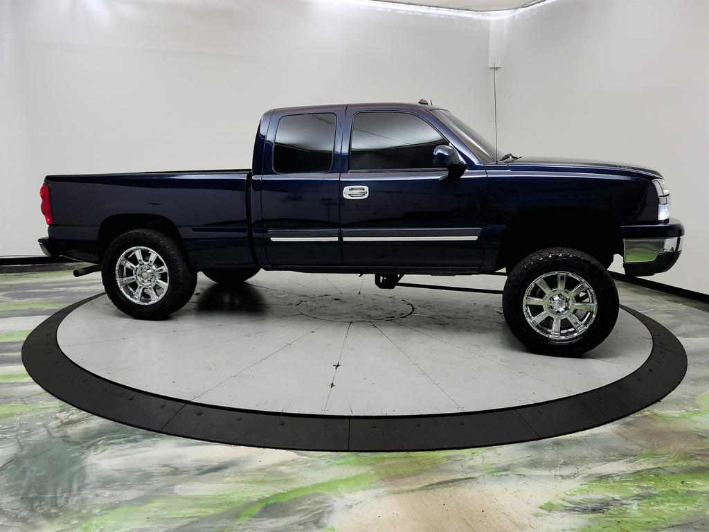 2005 Chevrolet Silverado 1500 - $8,495