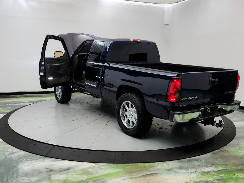 2005 Chevrolet Silverado 1500 - $8,495
