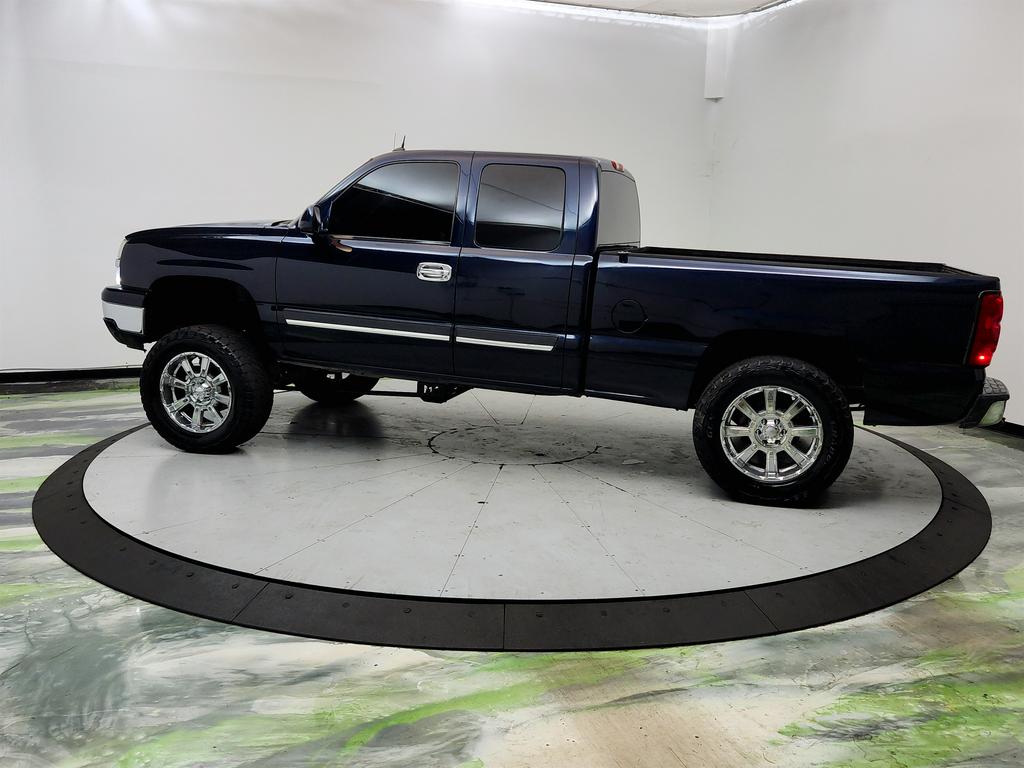 2005 Chevrolet Silverado 1500 - $8,495