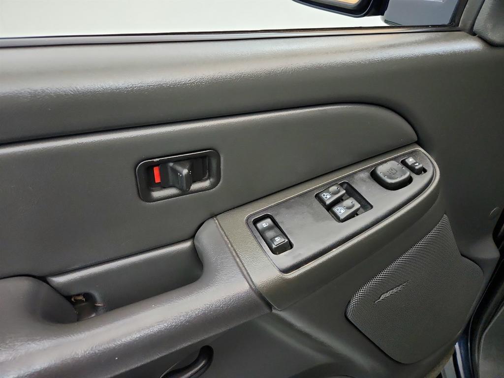 2005 Chevrolet Silverado 1500 - $8,495