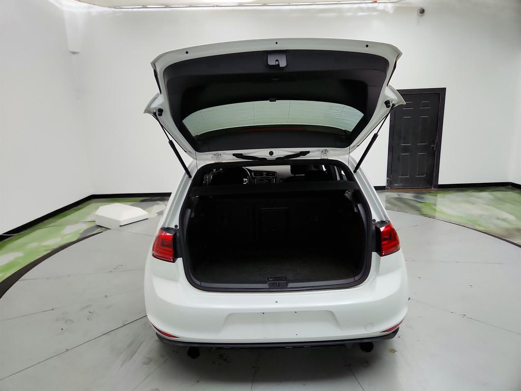 2017 Volkswagen Golf - $10,645