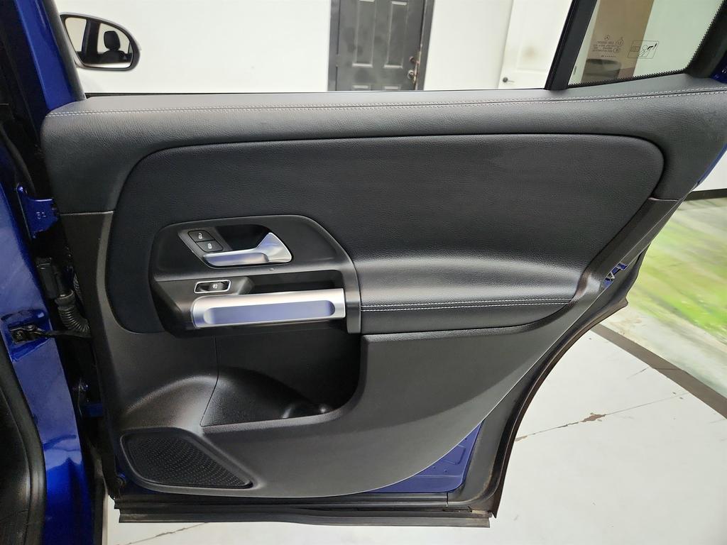 2020 Mercedes-Benz GLB - $14,550