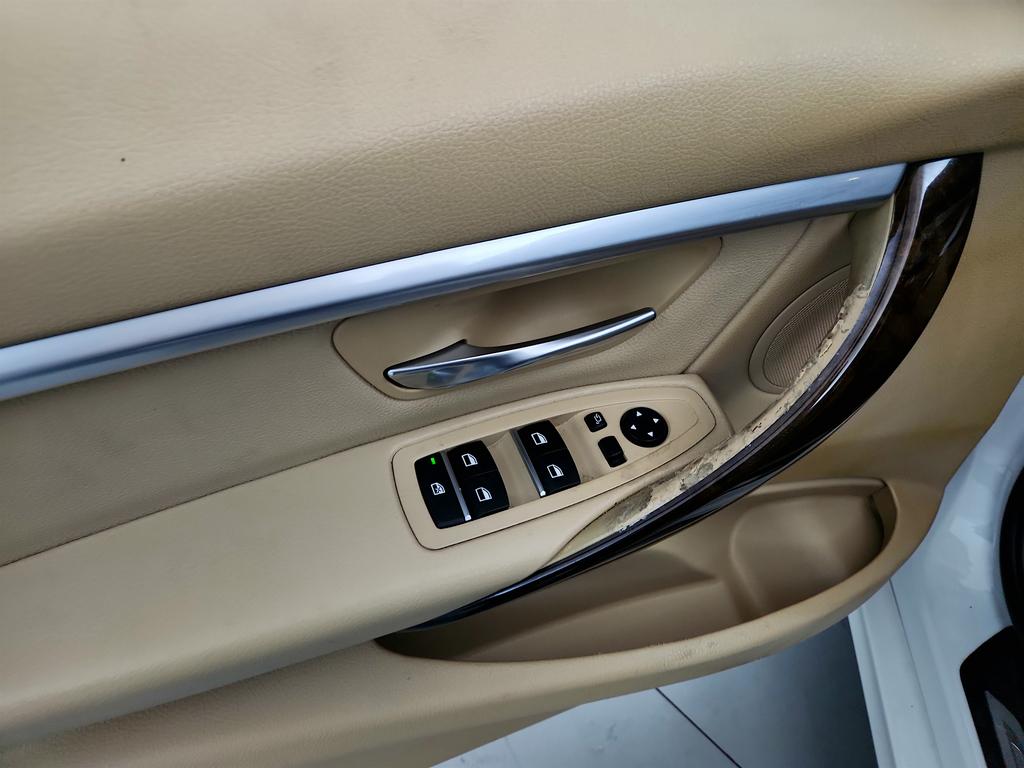 2016 BMW 3 Series - $8,400