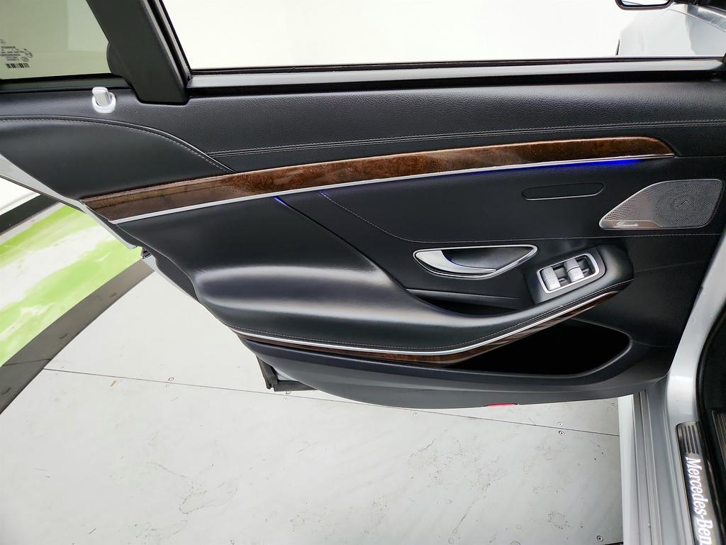 2018 Mercedes-Benz S-class - $25,645